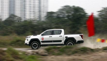 Đi tìm lời giải cho sức hút của Toyota Hilux hoàn toàn mới